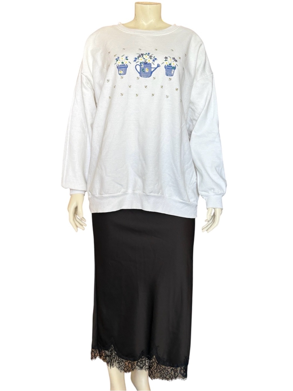 Vintage White Floral Garden Teapot Embroidered Sweatshirt